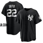 Juan Soto Youth New York Yankees Black/White Replica Jersey